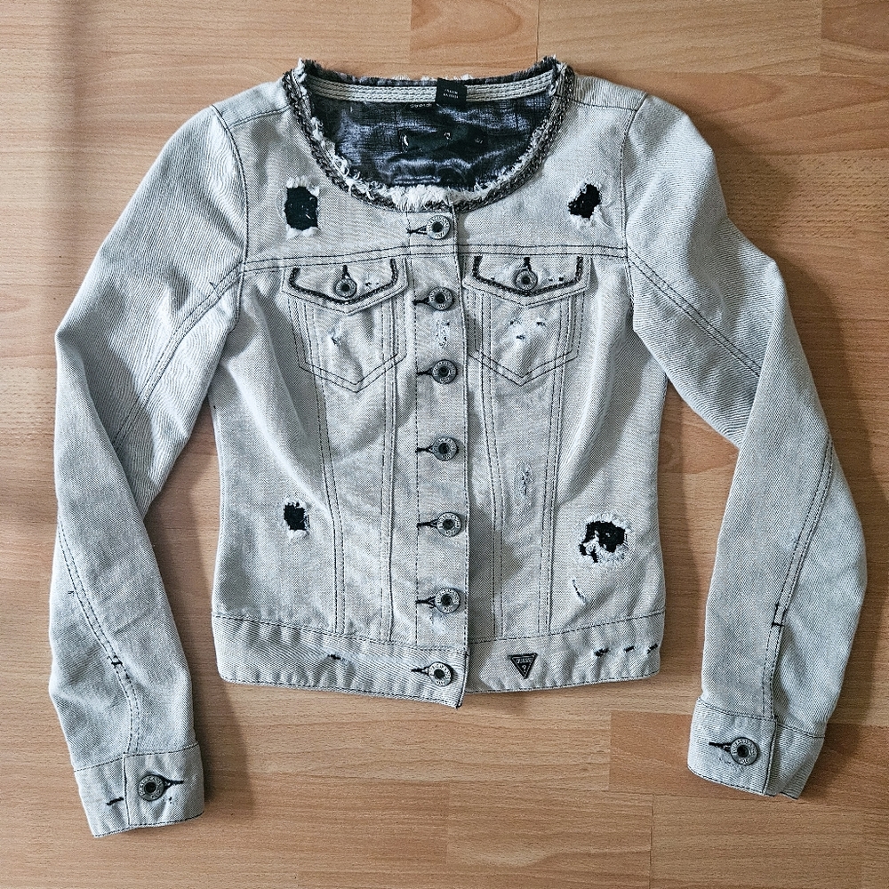 Guess Vintage Cropped Denim Jacket with Chain and Distressed Details